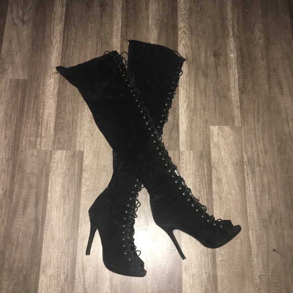 High knee boots - Picture 1 of 2